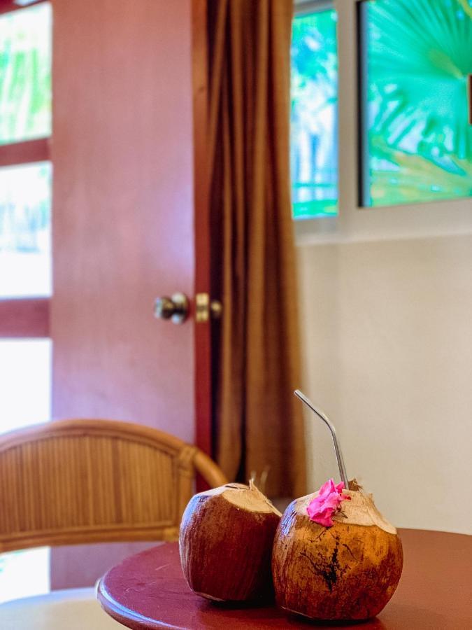 Golden Paradise Hostel Isla Holbox Bagian luar foto