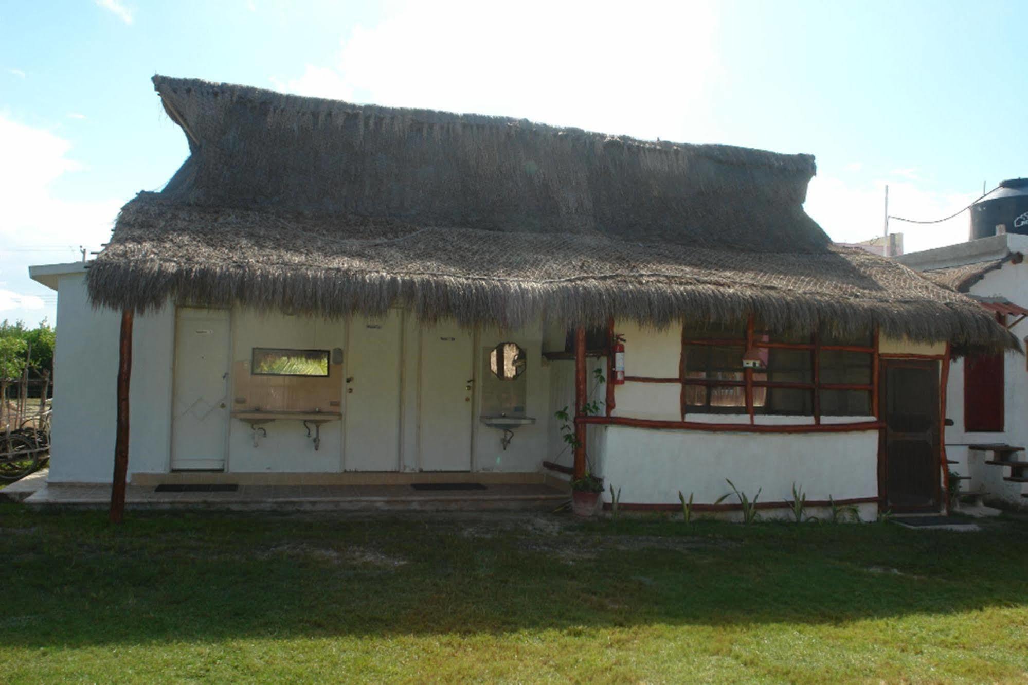 Golden Paradise Hostel Isla Holbox Bagian luar foto