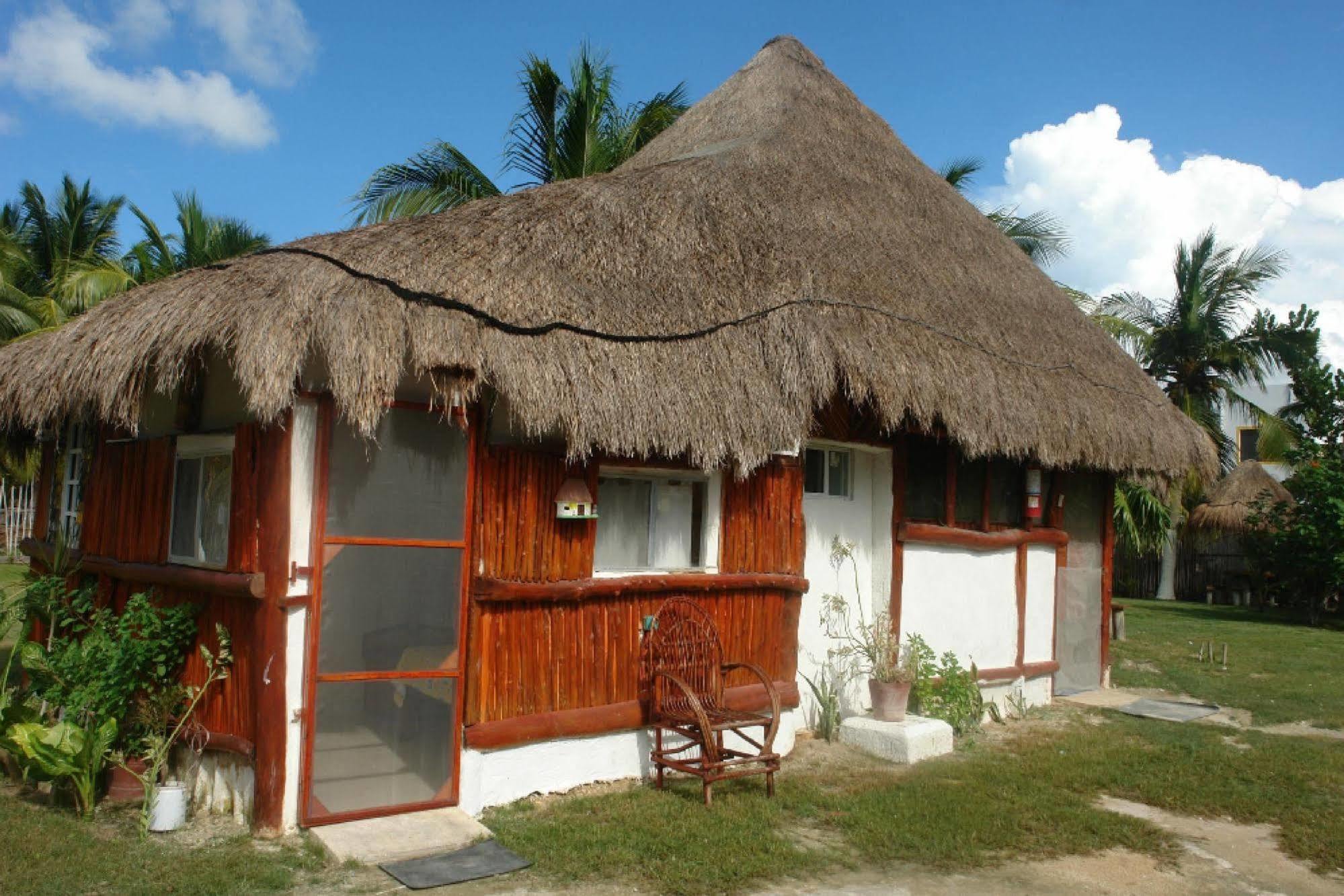 Golden Paradise Hostel Isla Holbox Bagian luar foto