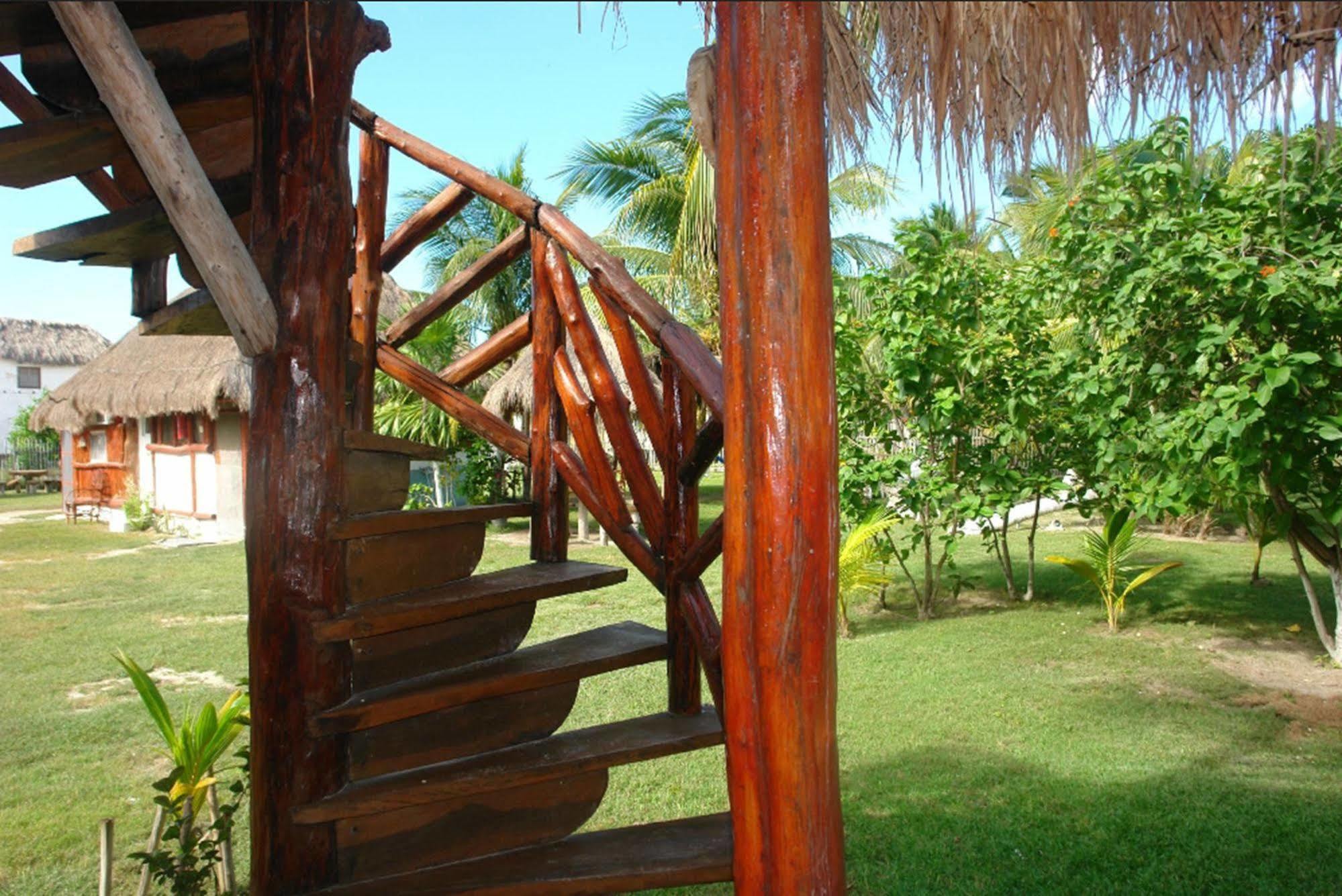 Golden Paradise Hostel Isla Holbox Bagian luar foto