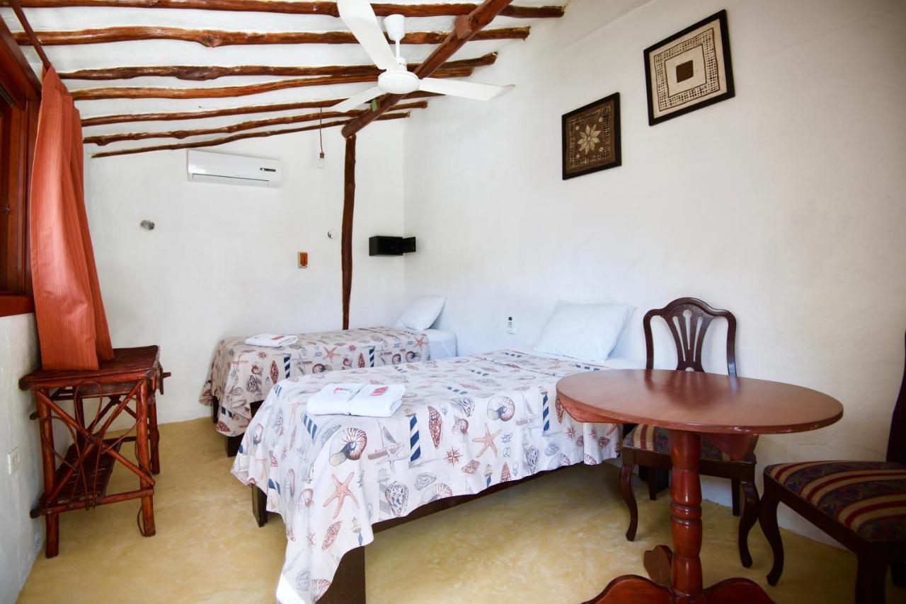 Golden Paradise Hostel Isla Holbox Bagian luar foto
