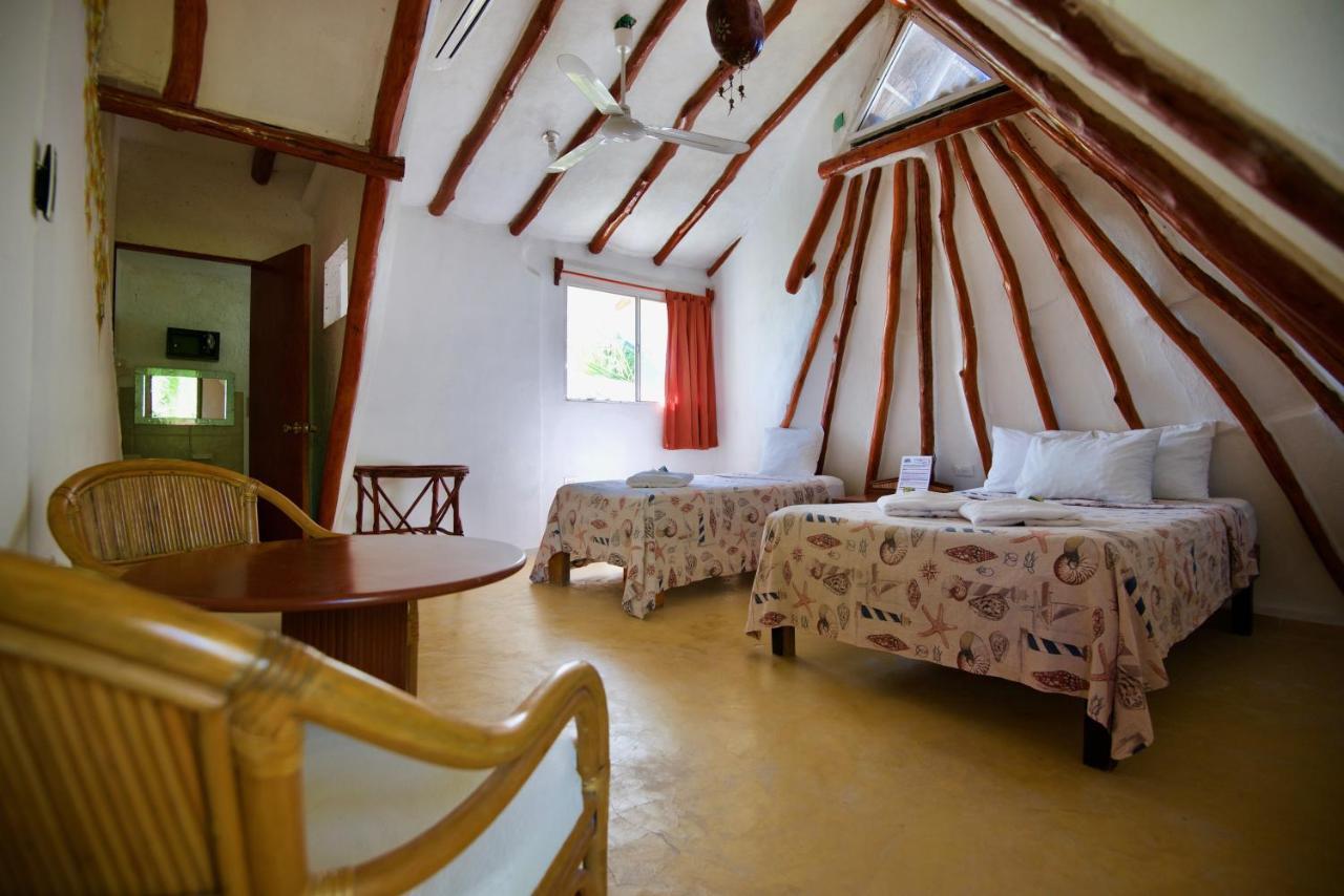 Golden Paradise Hostel Isla Holbox Bagian luar foto